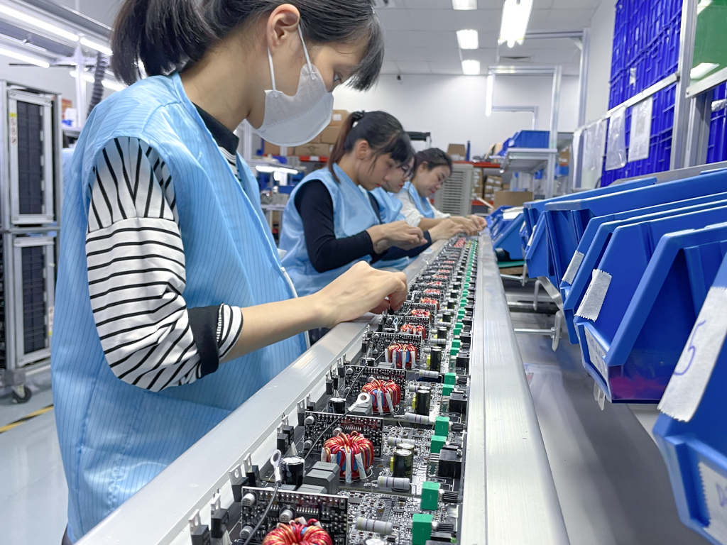 Dây truyền cắm linh kiện